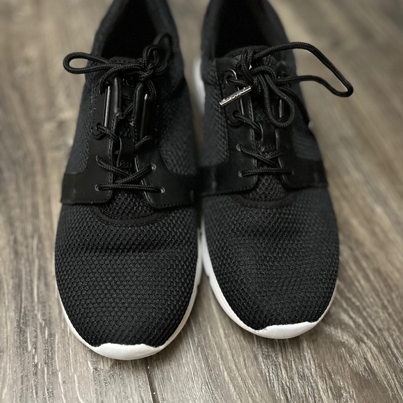 Sneakers - Picture 1 of 6